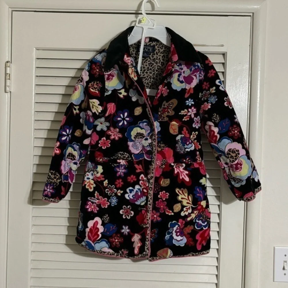 Children’s Place Velour Black Floral Leopard  Buttoned  Coat Jacket size 7-8